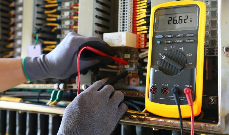 Técnicos em Eletrotécnica