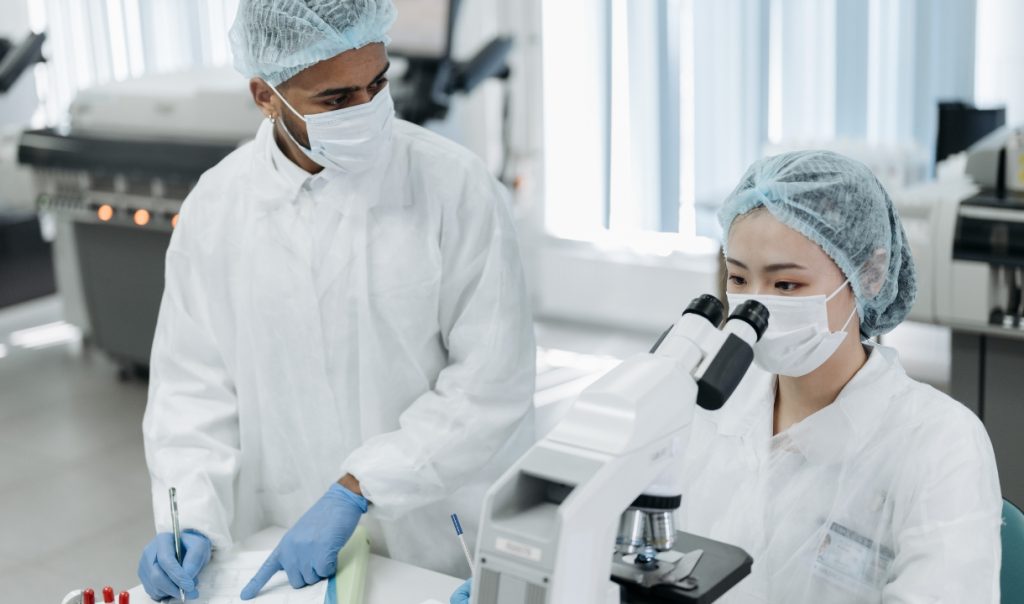 Técnicos em Laboratórios