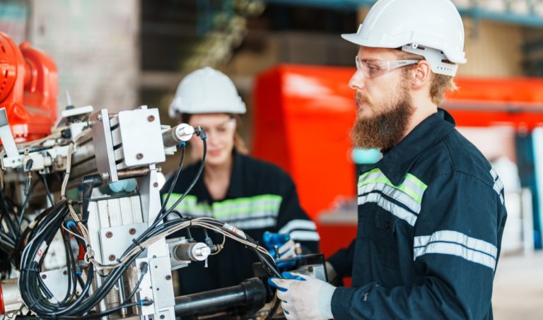 técnicos em mecânica industrial